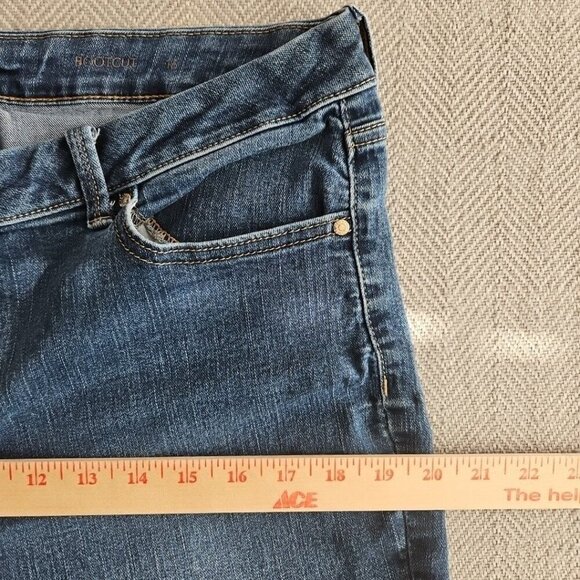 Jennifer Lopez Jeans Women's 16 Blue Dark Wash Button Fly Boot Cut Jeans RN73277 - Picture 12 of 16